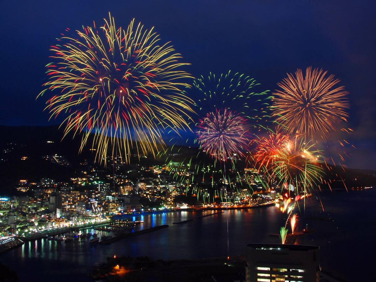 【2023年】熱海市海上花火大会のご案内
