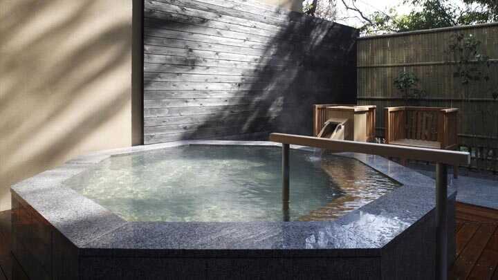 Blessed by the natural sounds of the Hatsukawa River,the scent of the ocean, and abundant hot springs.