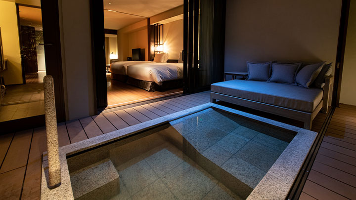Blessed by the natural sounds of the Hatsukawa River,the scent of the ocean, and abundant hot springs.